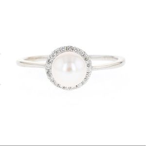 Olive Ave Pearl ring